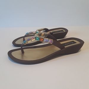 NEW Grandco Golden Brown Jeweled Sandals Size 8